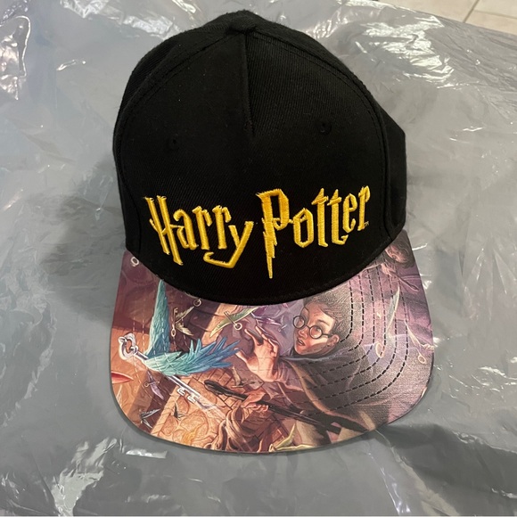 Warner Bros. Black Harry Potter Cap with Yellow Accents - Picture 1 of 6